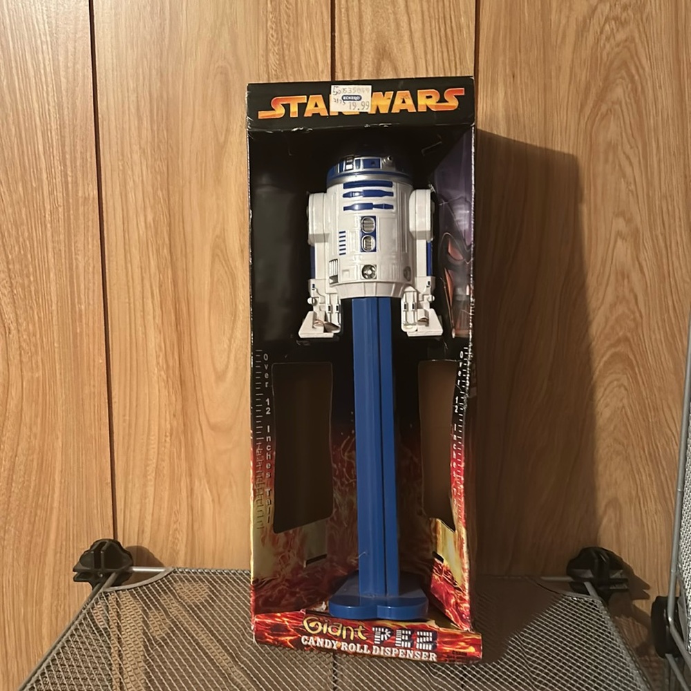 Star Wars Giant Pez Candy Roll Dispenser R2–D2